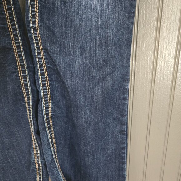 Silver Tuesday Bootcut Women's Distressed Blue Jeans Size 27x33 - Picture 7 of 16